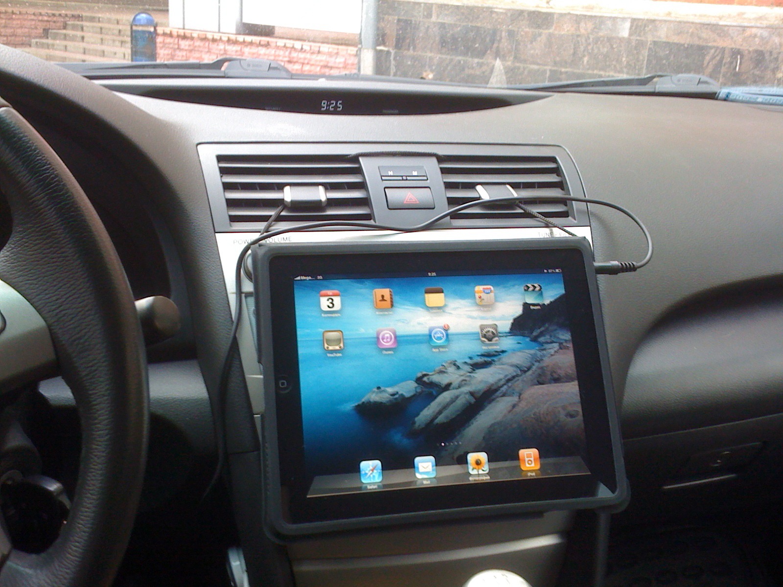 iPad in my Camry Toyota Camry 24 2006