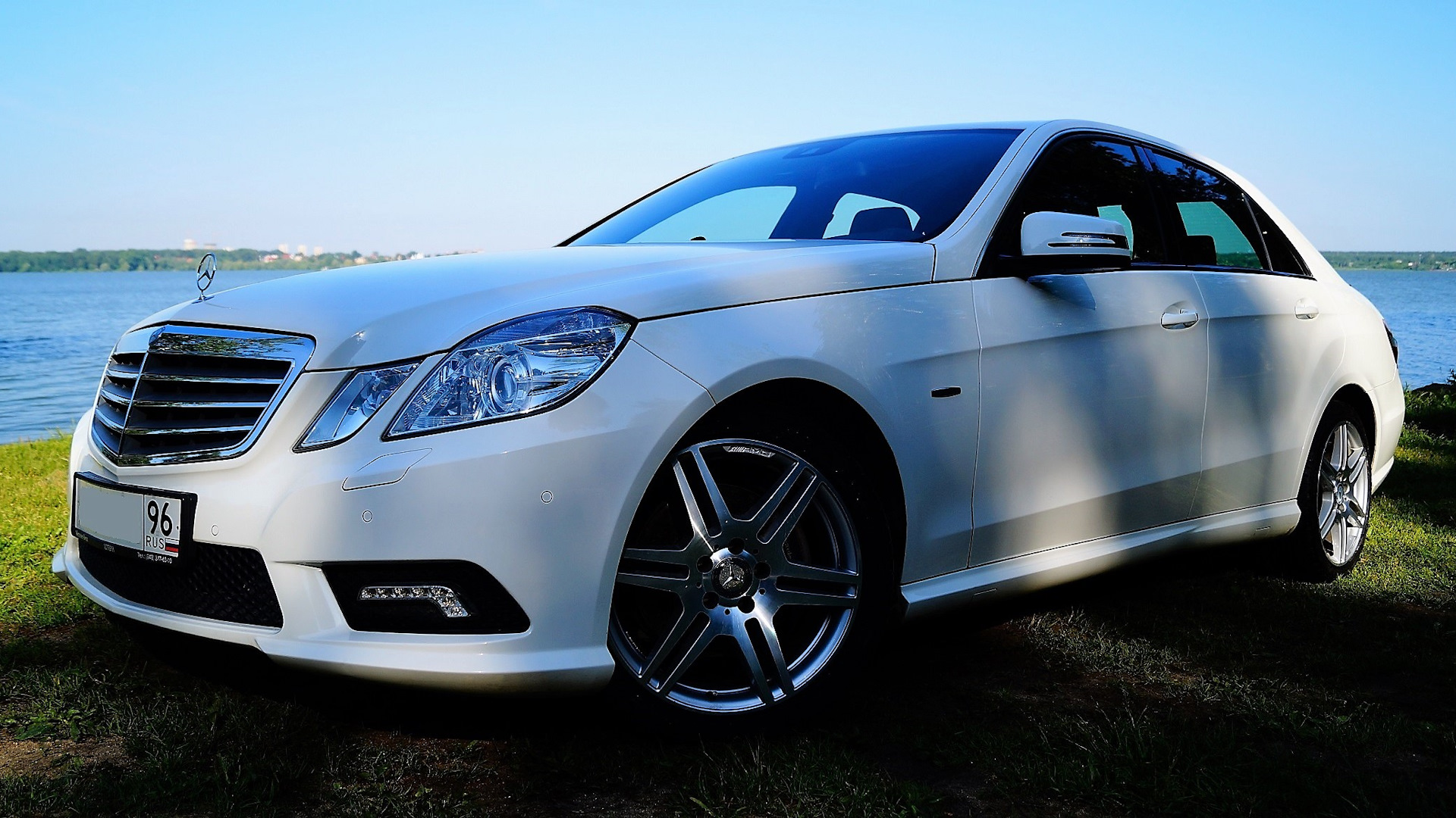 Mercedes-Benz E-class (W212) 1.8 бензиновый 2010 | E 200 CGI AT на DRIVE2