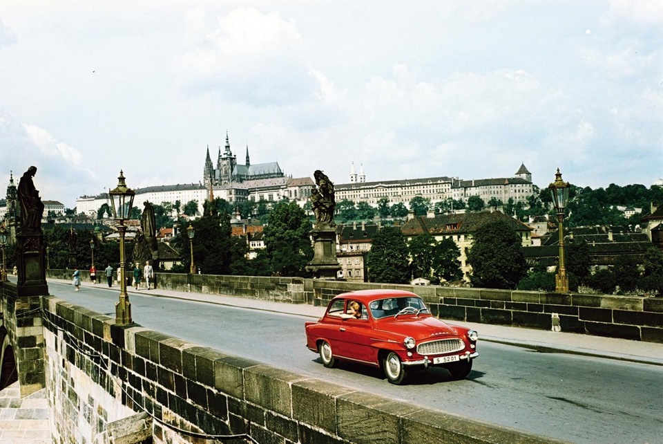 skoda octavia история модели. 50c067cs 960. skoda octavia история модели фото. skoda octavia история модели-50c067cs 960. картинка skoda octavia история модели. картинка 50c067cs 960. «Шкоду» быстро полюбили в России. А за счет того, что бренд принадлежит WV, родился стереотип, что чехи выпускают тех же «немцев», только дешевле. Octavia стала настолько популярной, что некоторые комплектации на вторичке стали дороже «Суперба» и «Гольфа». Именно она превратила бренд Skoda из невзрачного брата немцев в узнаваемую компанию. skoda octavia история модели. 50c067cs 960. skoda octavia история модели фото. skoda octavia история модели-50c067cs 960. картинка skoda octavia история модели. картинка 50c067cs 960. «Шкоду» быстро полюбили в России. А за счет того, что бренд принадлежит WV, родился стереотип, что чехи выпускают тех же «немцев», только дешевле. Octavia стала настолько популярной, что некоторые комплектации на вторичке стали дороже «Суперба» и «Гольфа». Именно она превратила бренд Skoda из невзрачного брата немцев в узнаваемую компанию.