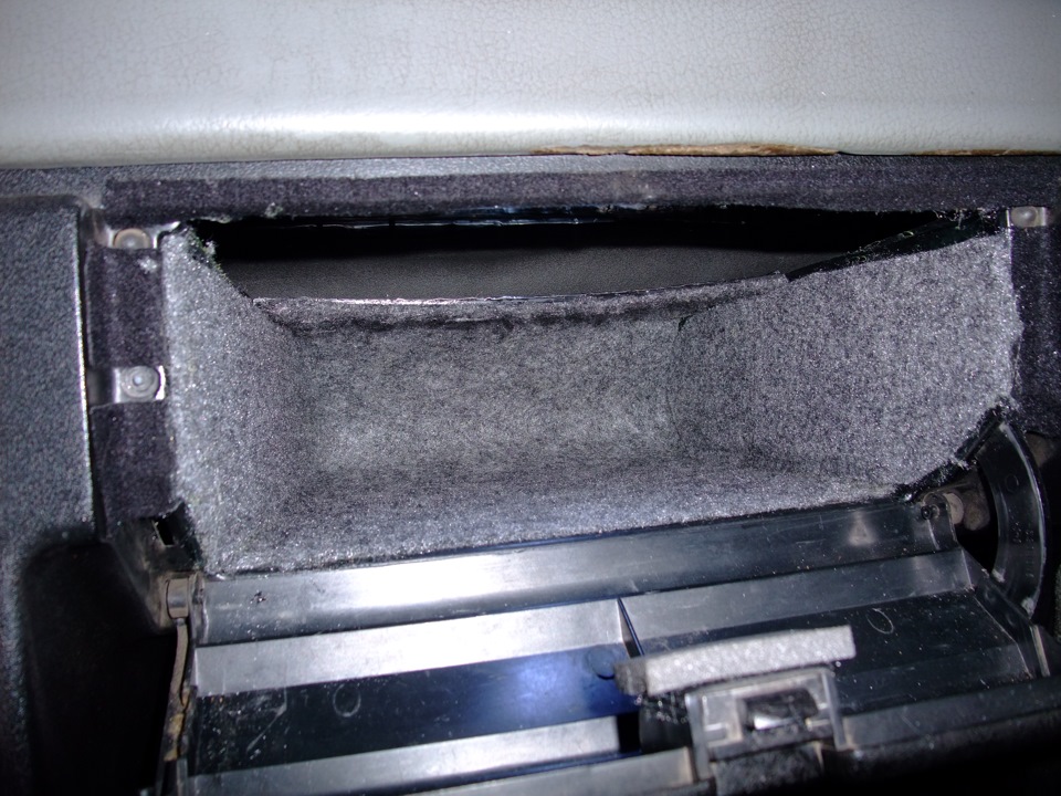 Поклейка бардачка карпетом и немного полезных вещей для машины ...