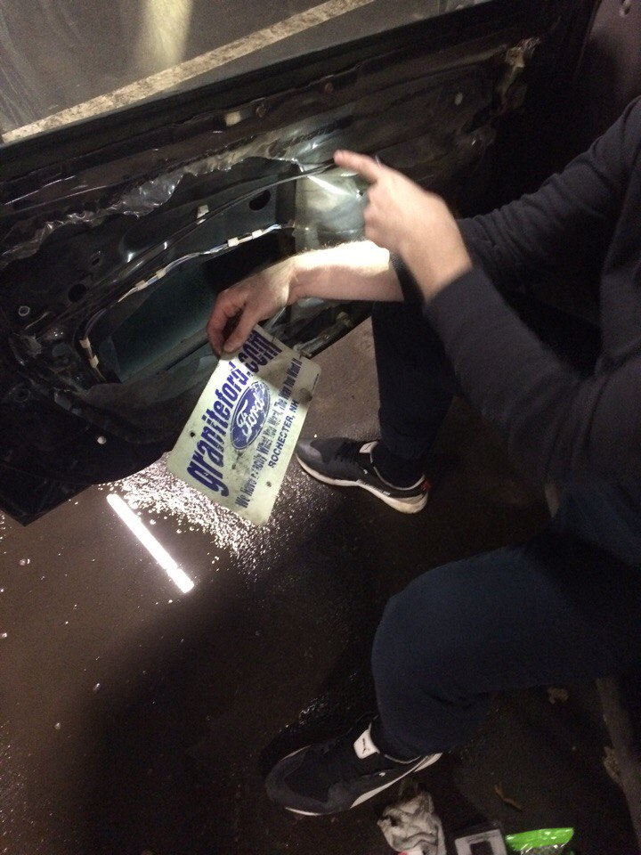 Злощасный моторчик замка двери — Toyota Celica (230), 1,8 л, 2000 года ...