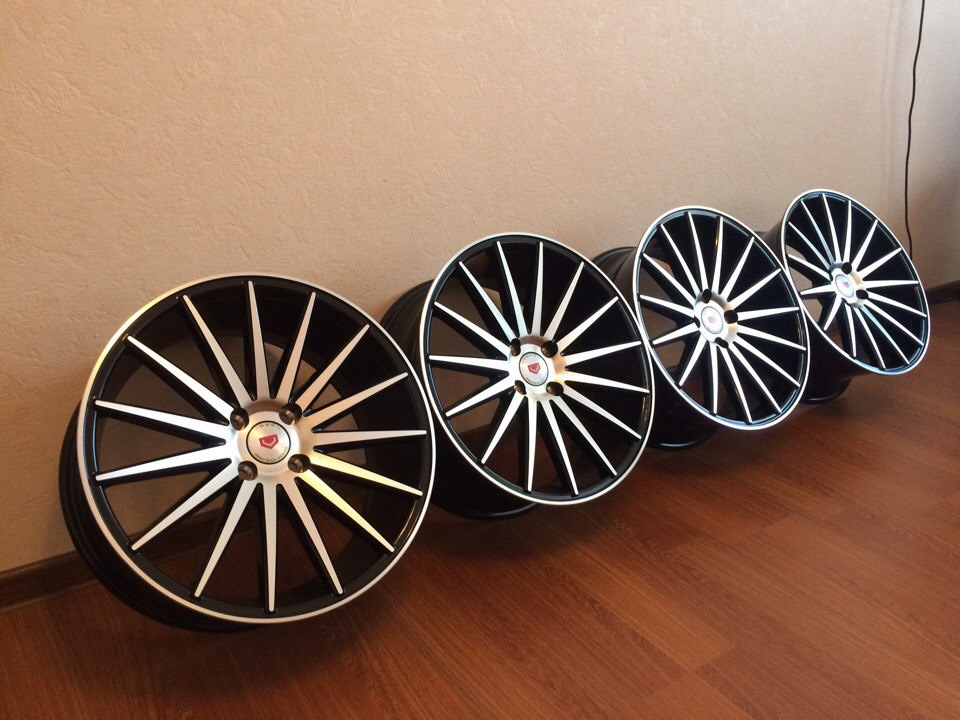 Радиус авито. Воссен r17. Vossen r13. Диски Vossen r14. Vossen 17.