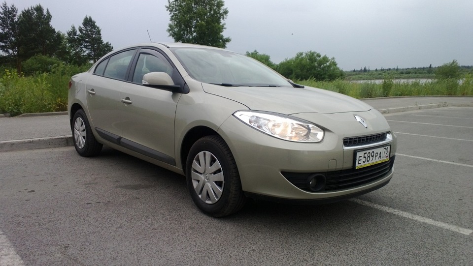 Рено флюенс 1.6. Рено Флюенс 2007. Рено Флюенс 2005. Renault Fluence клиренс. Дорожный просвет Рено Флюенс 2011.