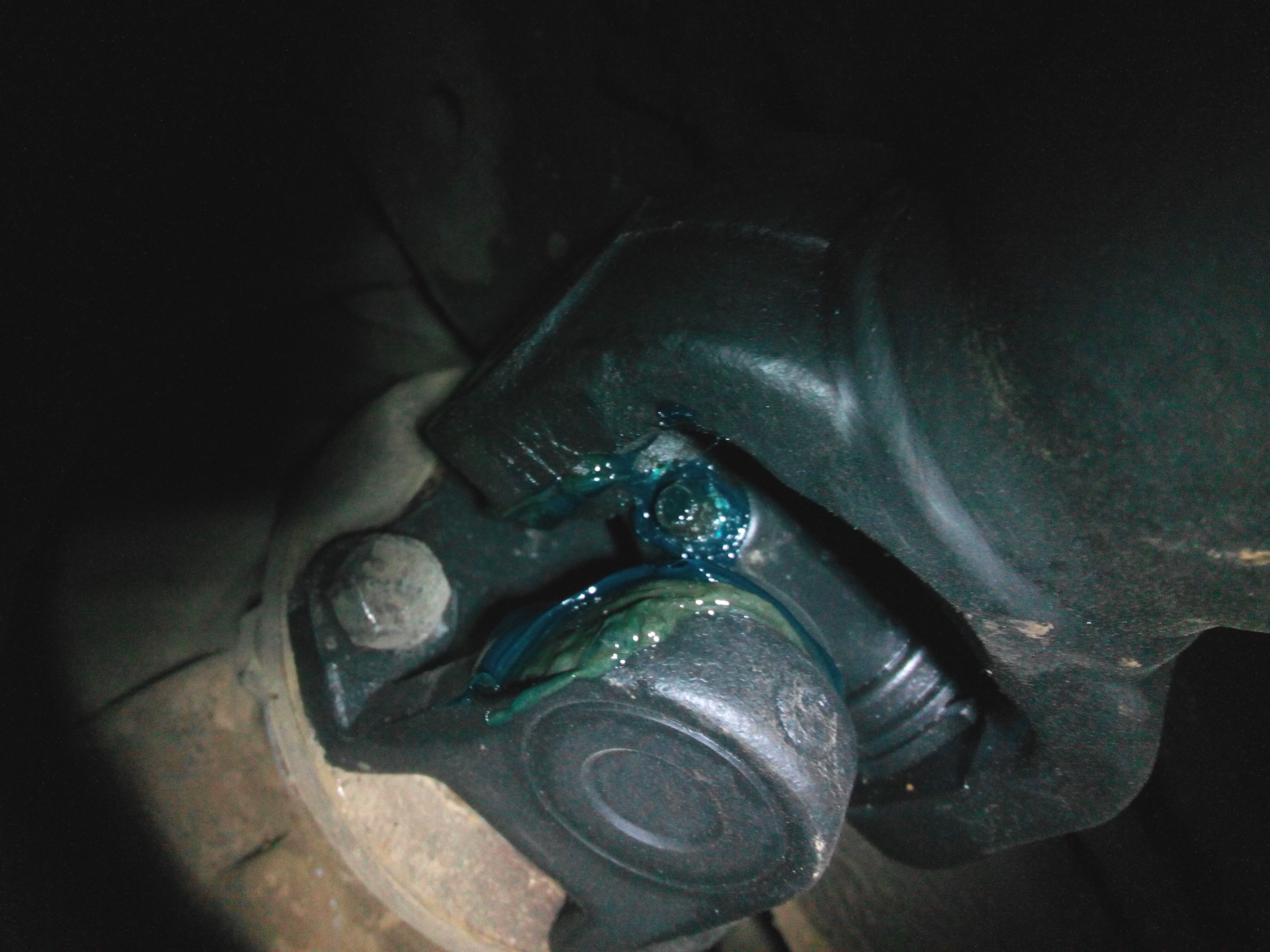 Карданная передача газ 3110. Смазка кардана уаз. Кардан уаз 3303. Крестовина карданного вала уаз буханка. Смазка кардана уаз.