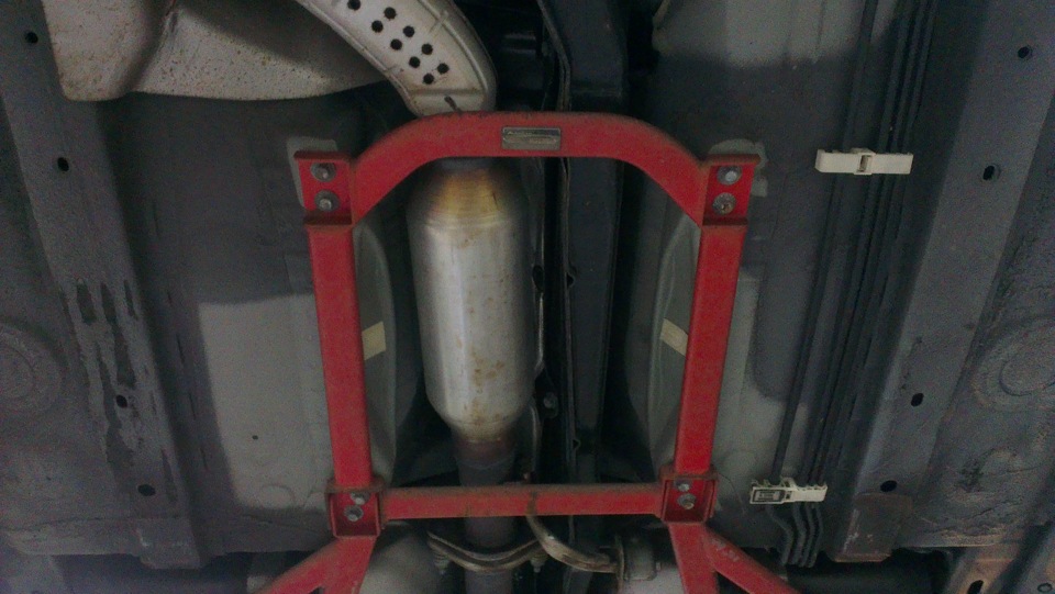 распорки днища. распорка днища е90. Vw golf усилители кузова. днище мини купера f56. распорки по днищу мазда рх8.