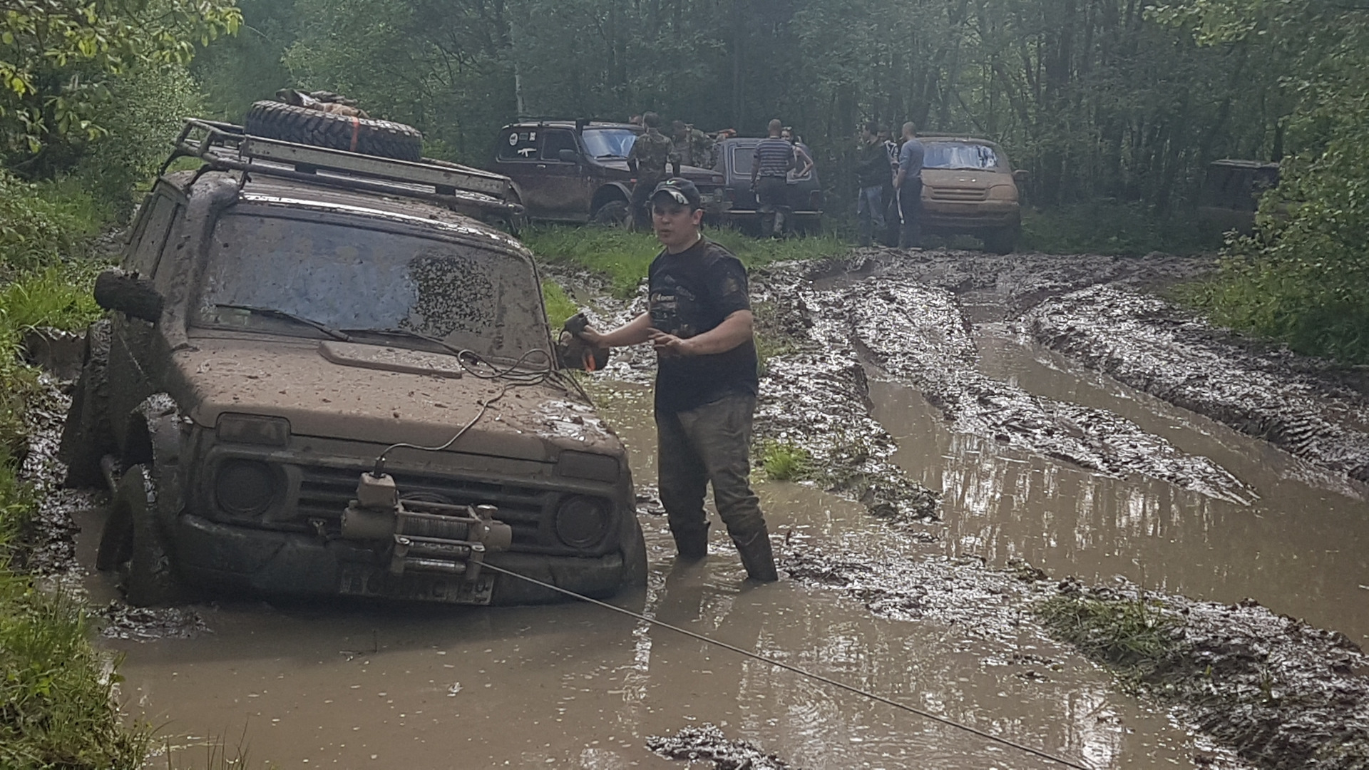 Покатушки рейды экспедиция. Гряземес на Ниве. Покатушки на гряземесах. Покатушки по бездорожью tankist 584. ВАЗ 2107 гряземес.