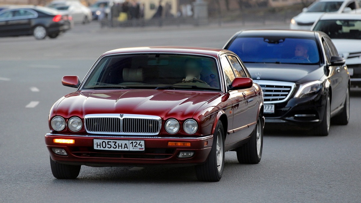 Ягуар XJ 300 Sovereign