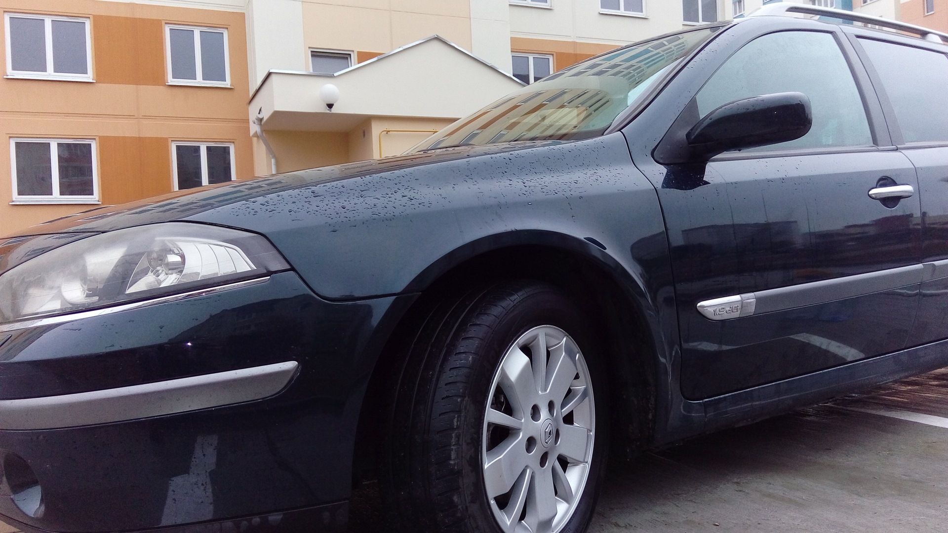 Renault Laguna II 1.9 дизельный 2005 | Темно-зеленый хамелеон на DRIVE2