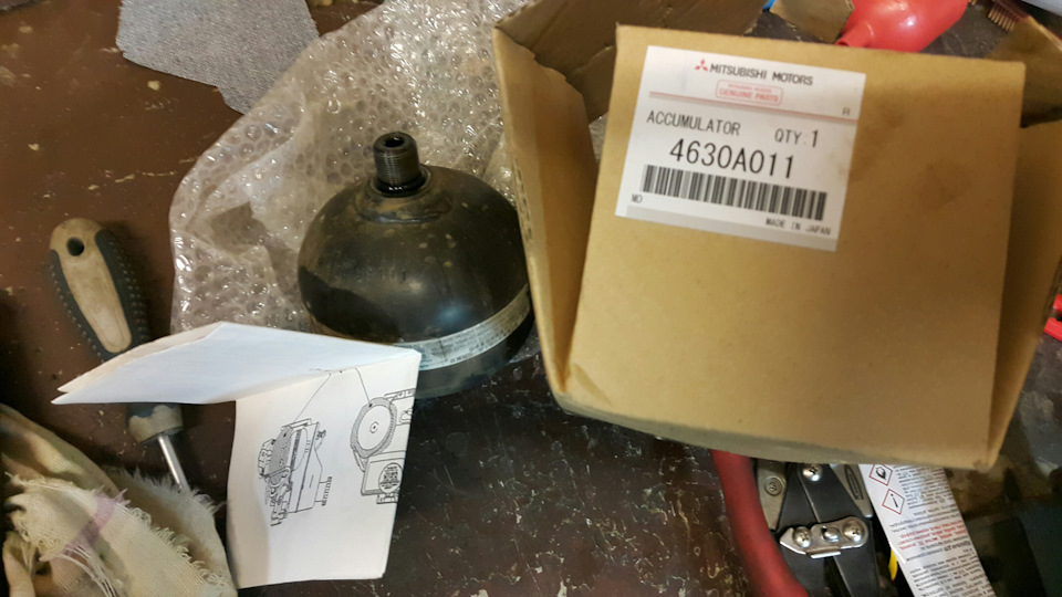 Замена груши — Mitsubishi Pajero (3G), 3 л, 2003 года | запчасти | DRIVE2