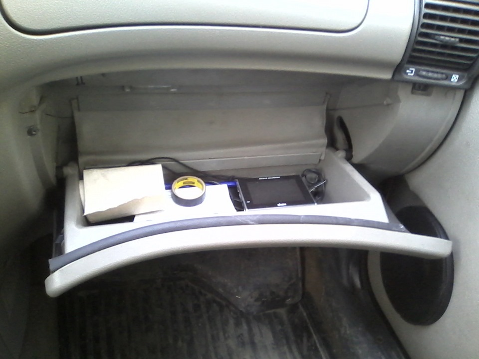 Уплотнить бардачок за 3мин — Lada Калина седан, 1,6 л, 2007 года ...