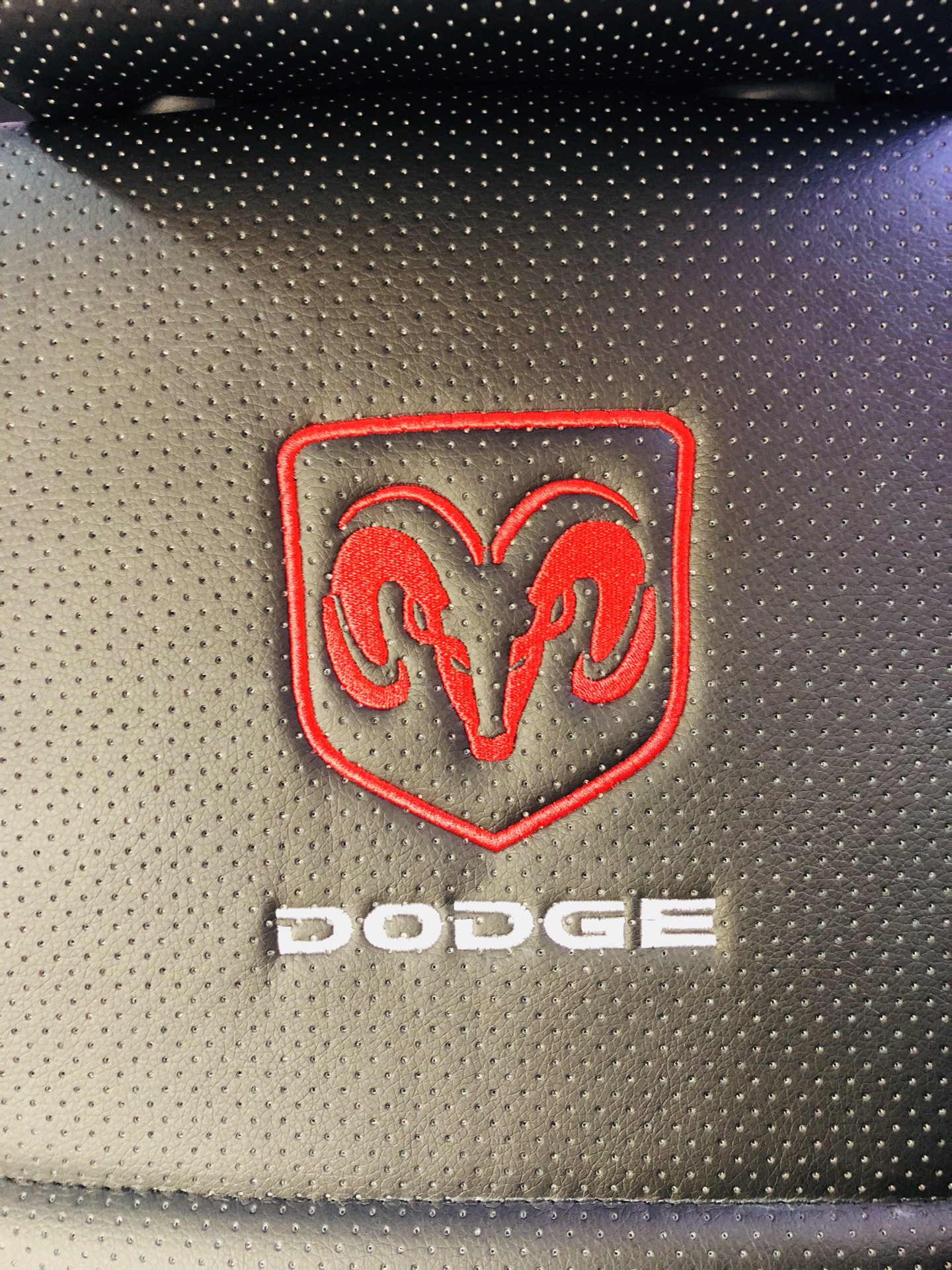 Dodge эмблема