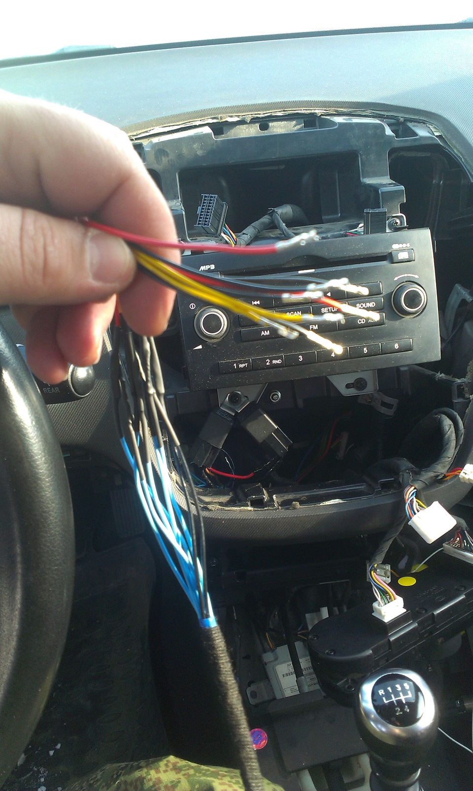 А это дополнительные 8 проводов которые идут на кнопки — KIA Ceed (1G)