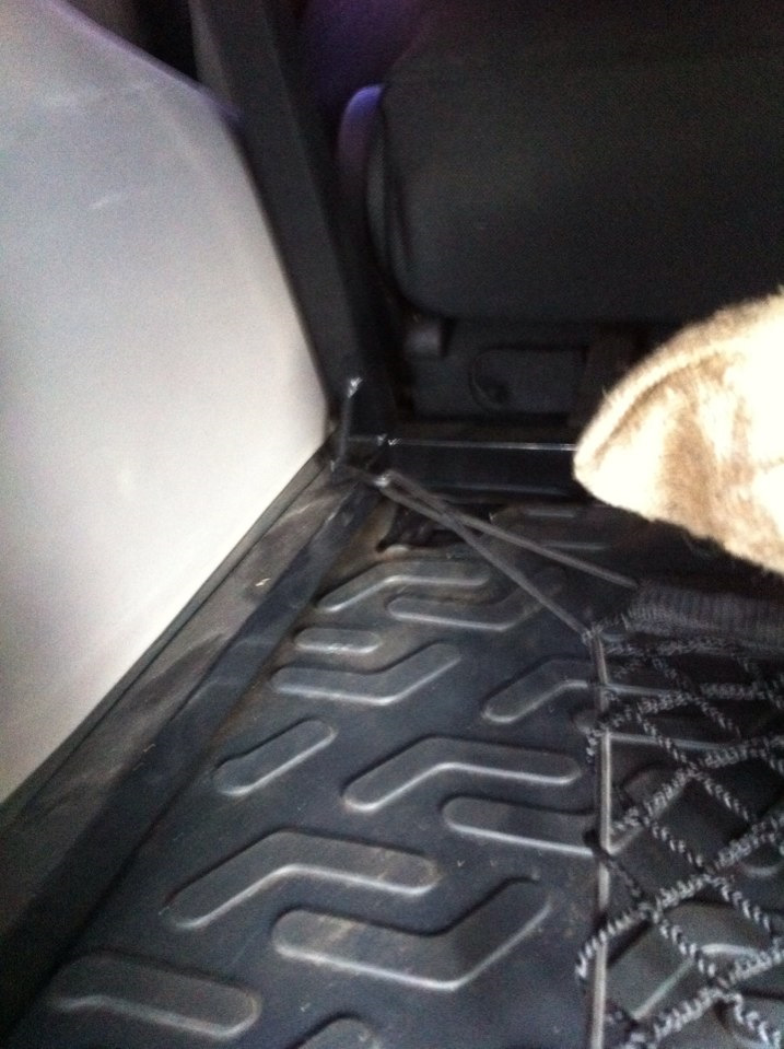 Крепления для сетки — Mitsubishi Pajero Sport (2G)