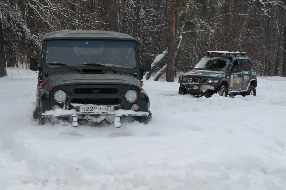 Особенности. Как ездить на уазике кратко. Как ездить на уазе. Палатка на уаз 469. Уазик дров.