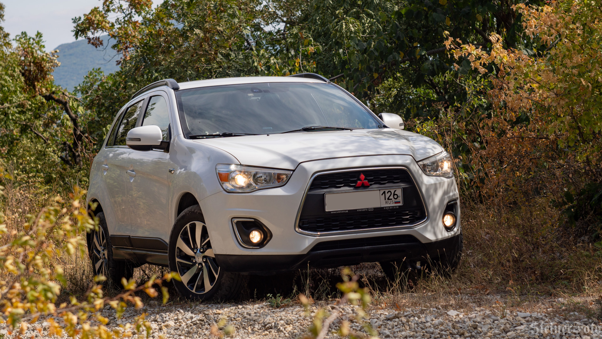 Mitsubishi ASX 2.0 бензиновый 2013 | 2.0AT_4WD 