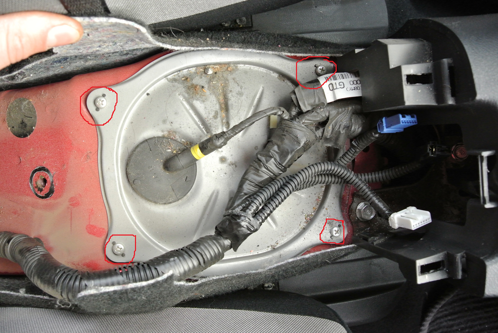 Топливный фильтр хонда цивик 5д 2008 где находится