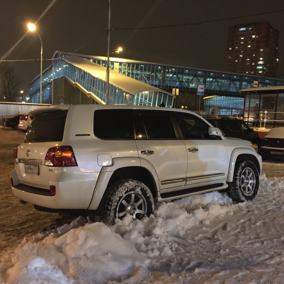 Toyota Land Cruiser 200 Winter