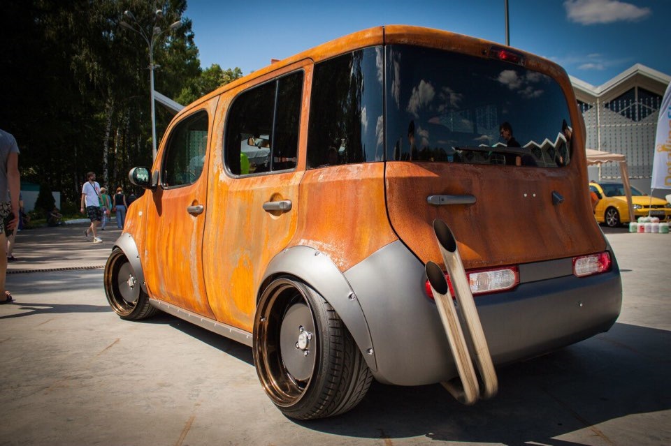 Nissan Cube z12 stance