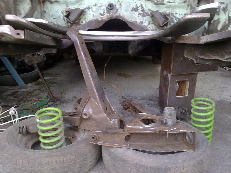 Задние рычаги заз. Задний мост заз 968. Рычаг задней подвески заз. Рычаг задней подвески заз 968. Задний рычаг заз 965.