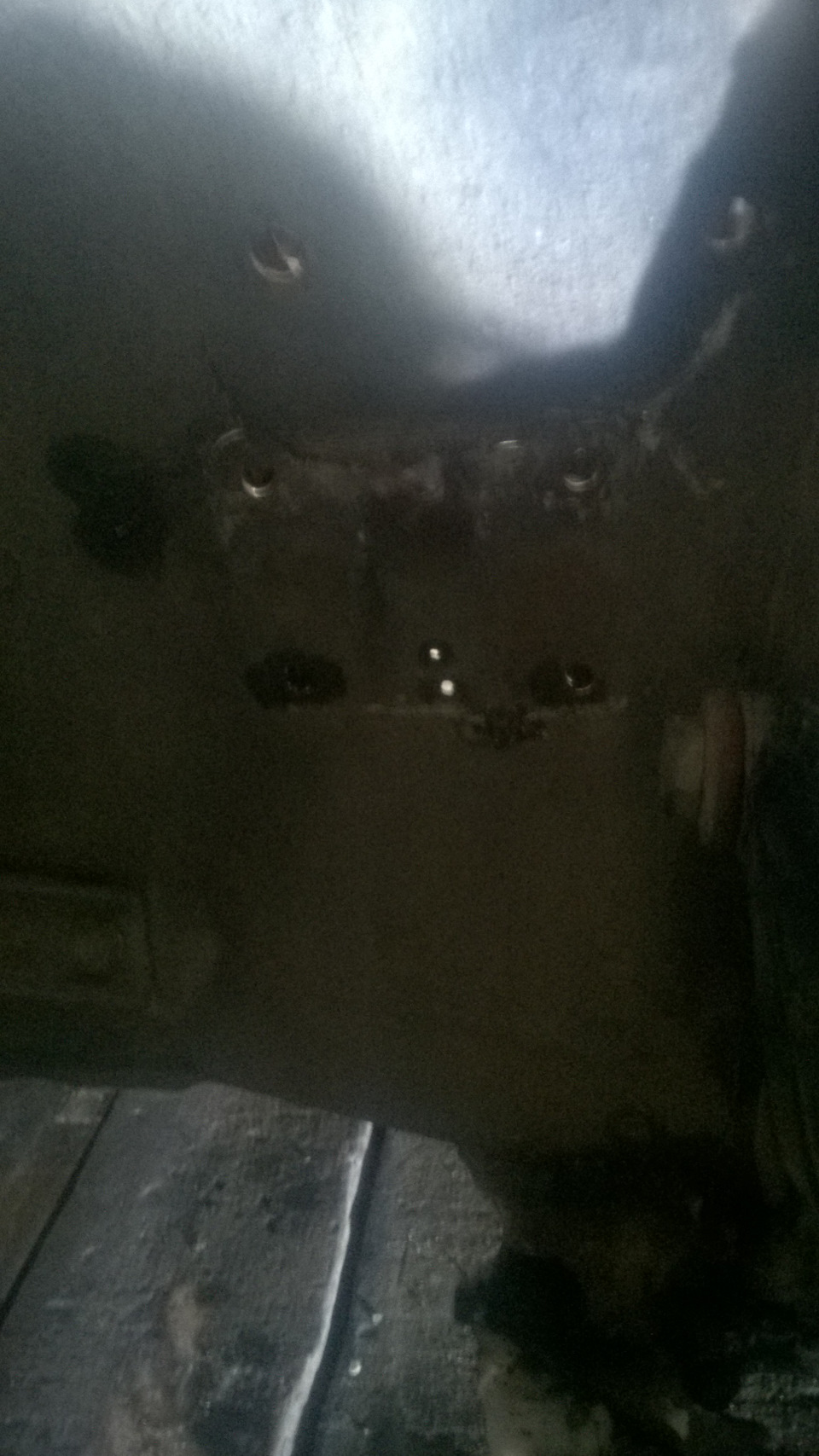 беда! лопнул металл где крепится амортизатор — LADA 21063, 1,5 л., 2000 ...