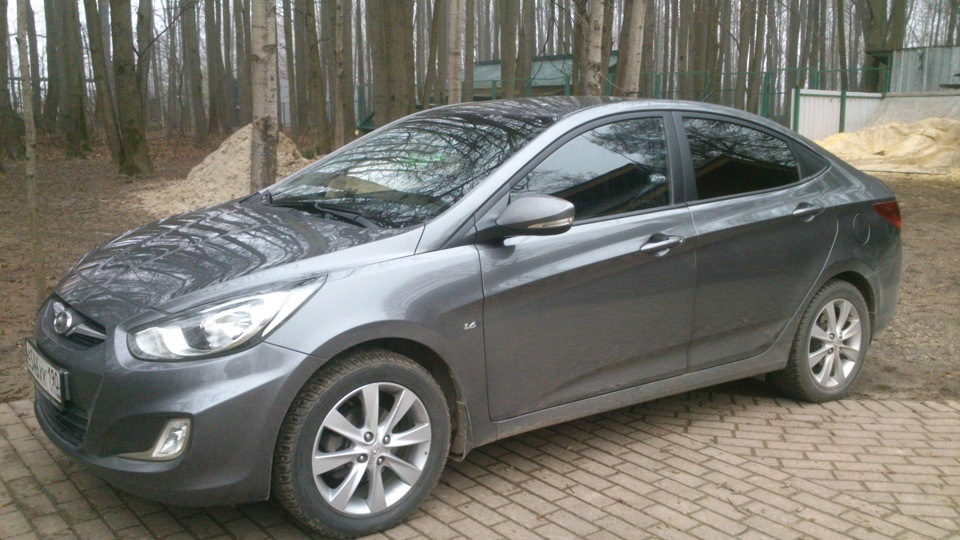 Hyundai Solaris 2011 серый SAE