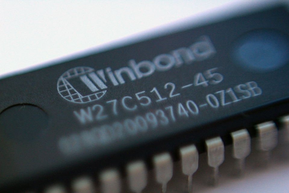 Прошить 580. Прошивка бош 1.5.4. Сапфир от микросхем. СППЗУ. Микросхемы от компании Карел