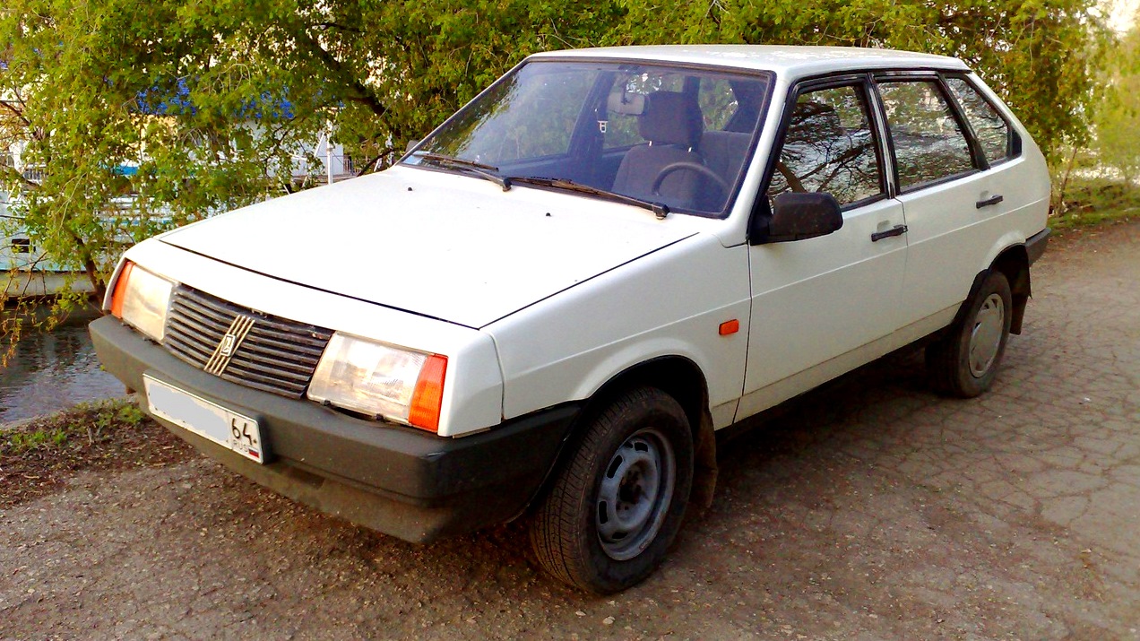 Авто 1989 года. ВАЗ 2109 1989. ВАЗ 2109 1990 drive2. Машина Лада 2109 1989 года. 2109 1990 Drive2.