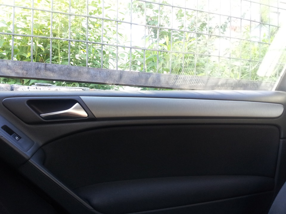 Оклейка панелей салона — Volkswagen Golf Mk6, 1,4 л, 2010 года ...