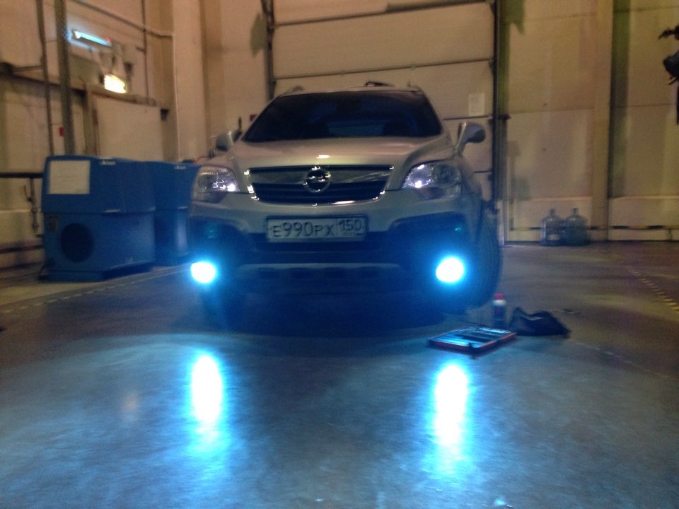 Бронь пленка на туманки — Opel Antara, 2,4 л, 2008 года | стайлинг | DRIVE2