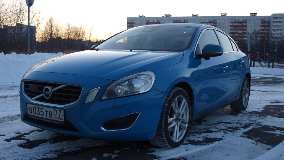 Volvo S60 Rebel Blue T4
