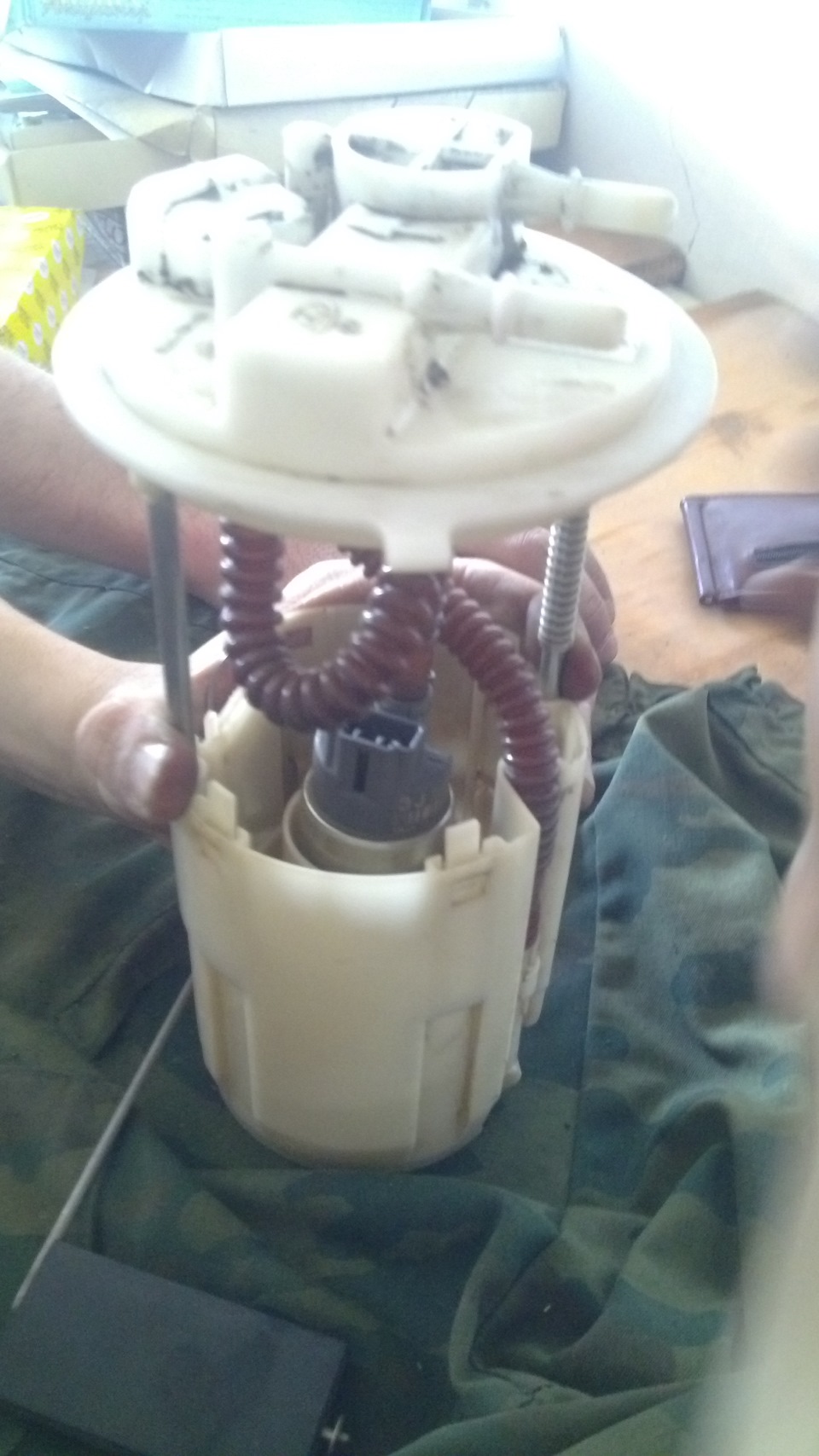 Замена сеточки в баке и бензинового фильтра! — Lada Приора хэтчбек, 1,6 ...