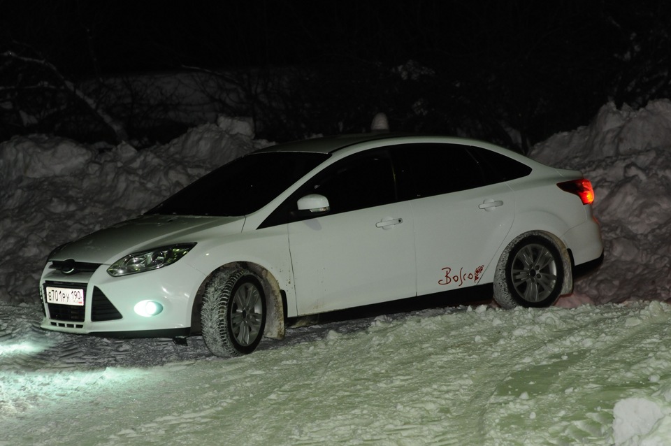 Focus екатеринбург. Форд фокус 3 гос номера. Focus 3 Snow. Форд фокус 3 гос номер 711. Ford Focus 3 sedan пленка.