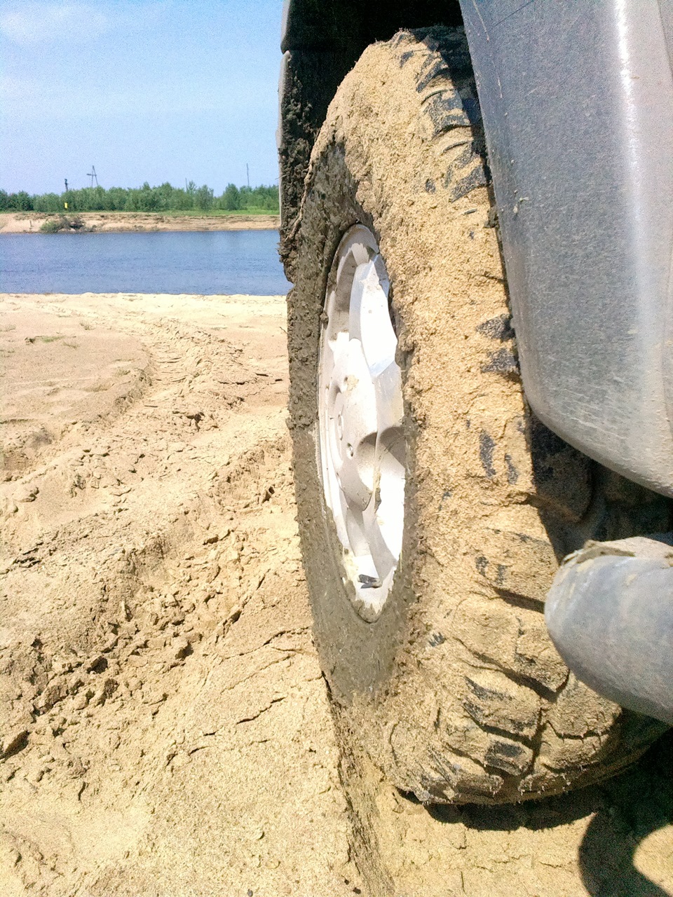 235 85 r16. Кумхо kl71 235/85r16 на УАЗ. Kumho Road Venture m/t kl71 235/85 r16. Kumho kl71 265/75 r16 на УАЗ Патриот. Kumho MT kl71 УАЗ Патриот на бездорожье.