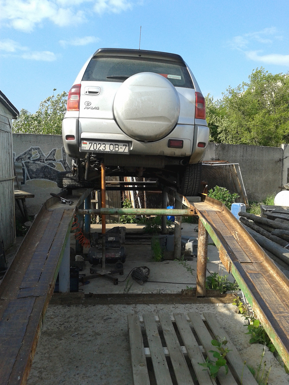 Фото в бортжурнале Toyota RAV4 (II)