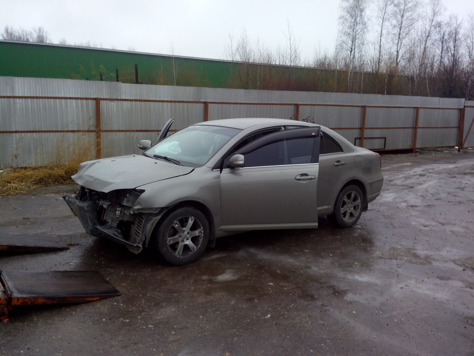 Toyota Avensis 2011 Р±РёС‚С‹Р№