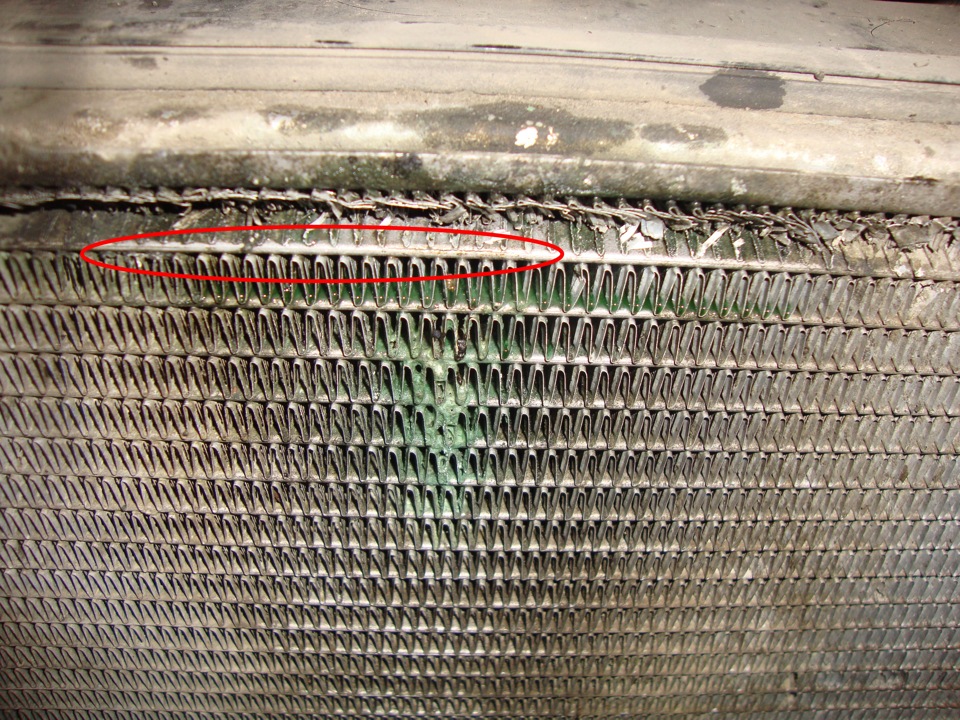 Как самому почистить радиатор. Мойка радиатора рено логан 2 с кондиционером. Очистка радиатора автомобиля снаружи без снятия. Как самому почистить радиатор. Промывка радиатора ab-505 (354мл).