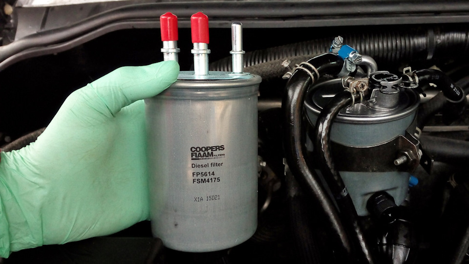 Фото в бортжурнале Nissan Navara (2G). Запчасти на фото: FP5614, FSM4175