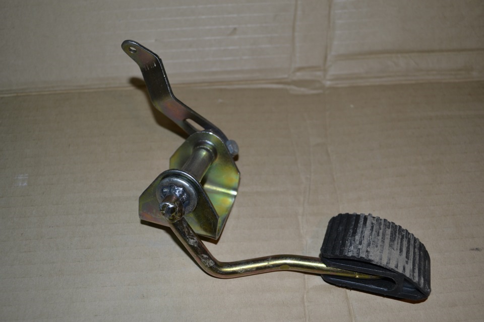 Педаль газа уаз 469. Электронная педаль газа уаз хантер. Педаль акселератора уаз. Педаль акселератора уаз. Педаль газа газель 3302-1108008.