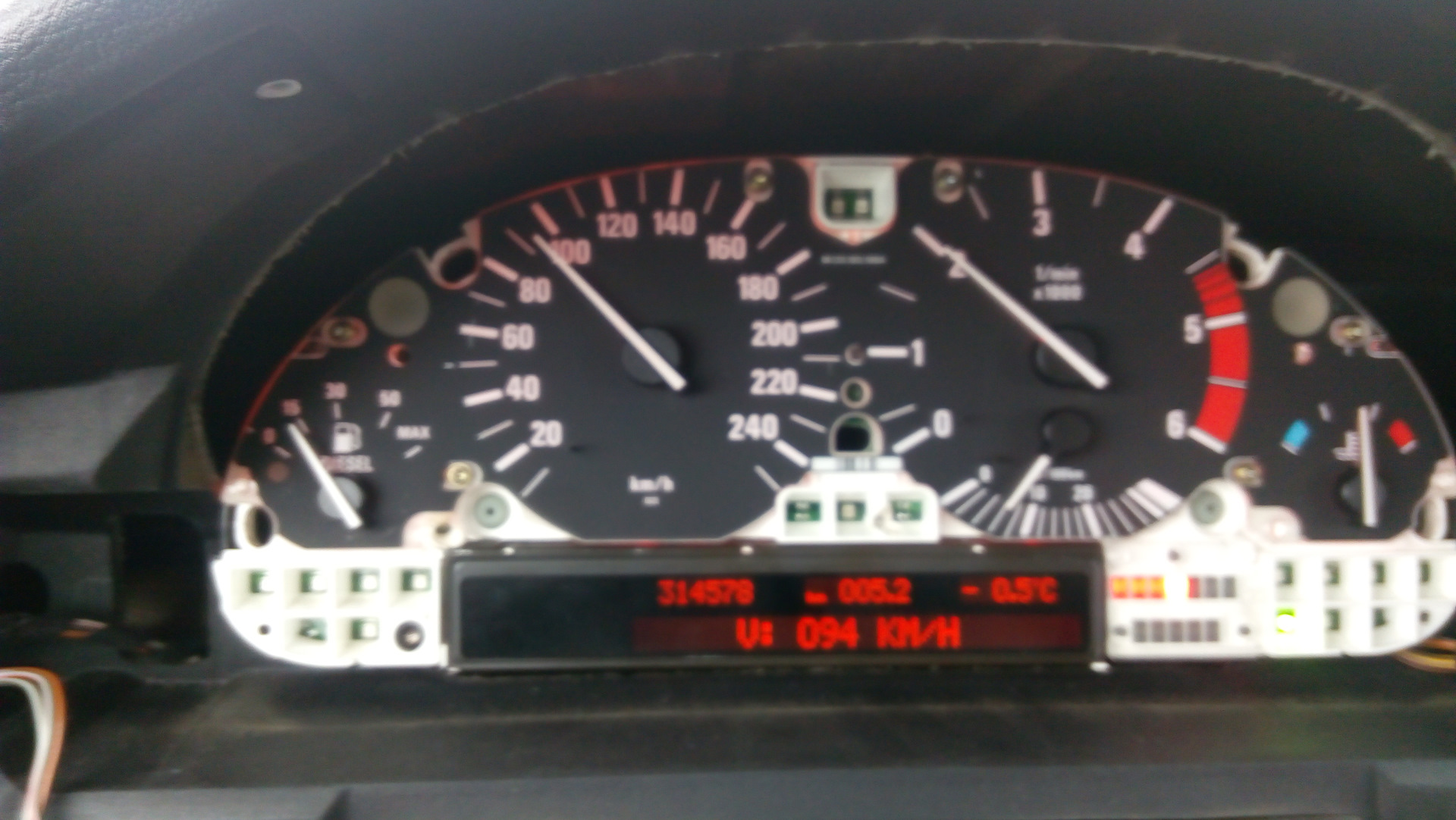 Приборная панель е38 лонг рестайлинг. Bmw e39 спидометр. Не работает спидометр бмв е39. Bmw e39 спидометр. Бмв 525 спидометр.