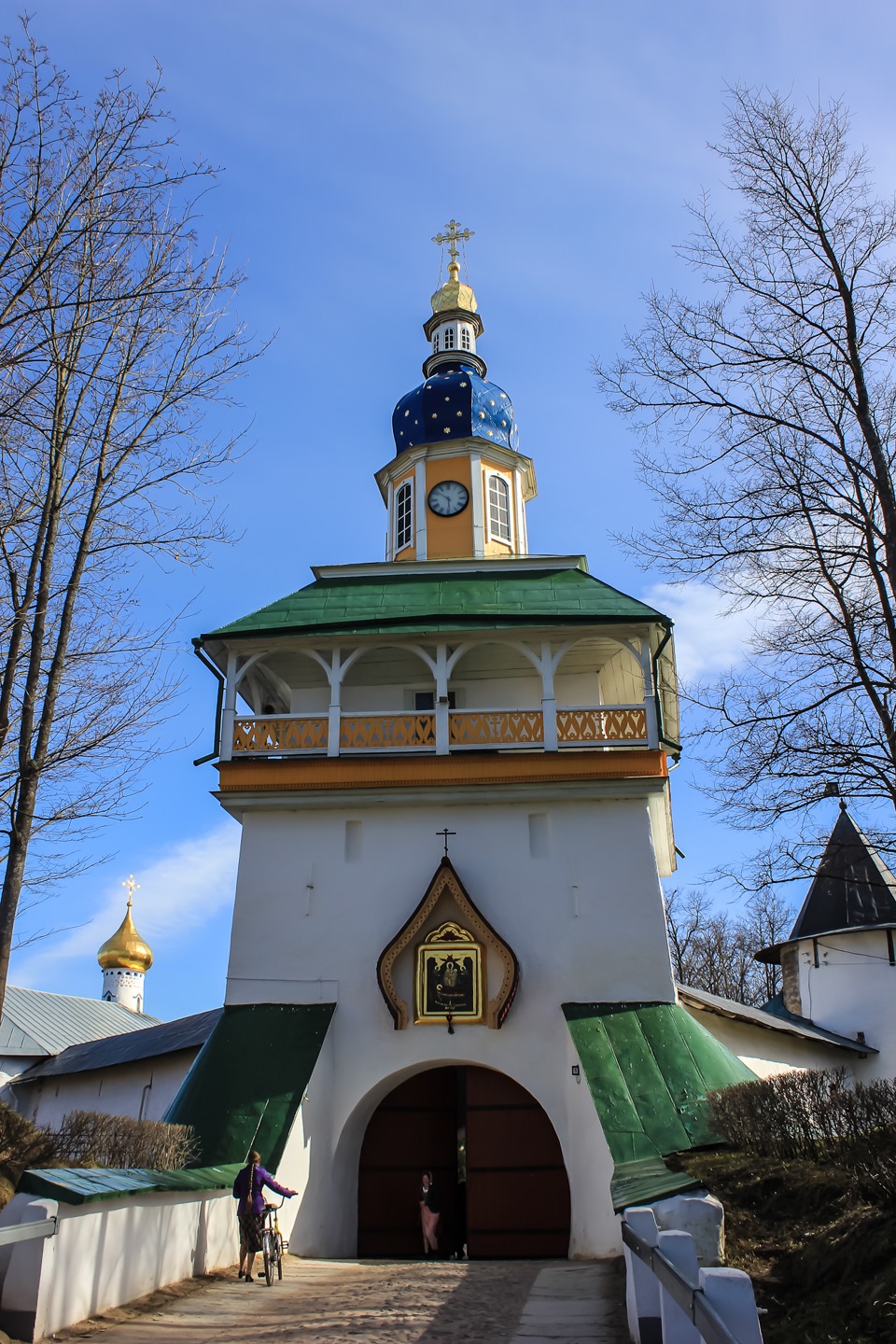 Печоры сегодня псковской. Изборск Печоры. Печоры Псков. Псков Изборск Печоры достопримечательности. Псков сооружение Печоры.