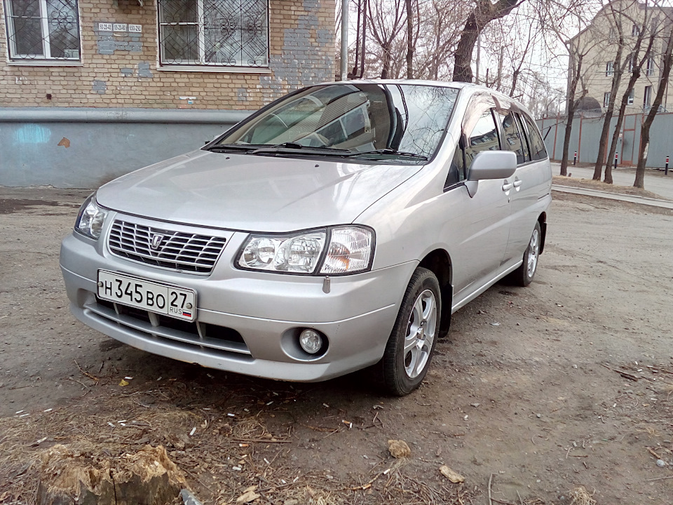 Nissan liberty фото