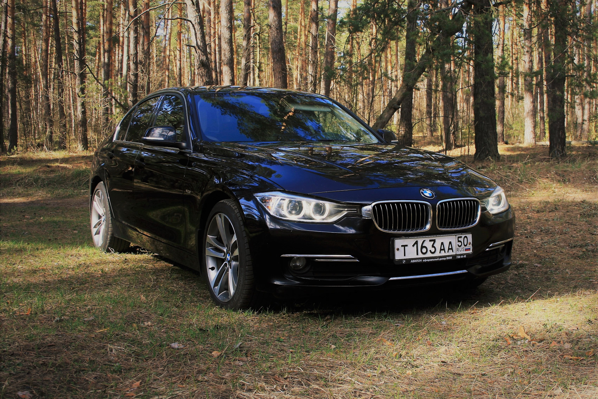 Бмв трешка. BMW 3 2012. BMW 3 Series 2012. БМВ 3 2012 черный. BMW 3 Series черная.