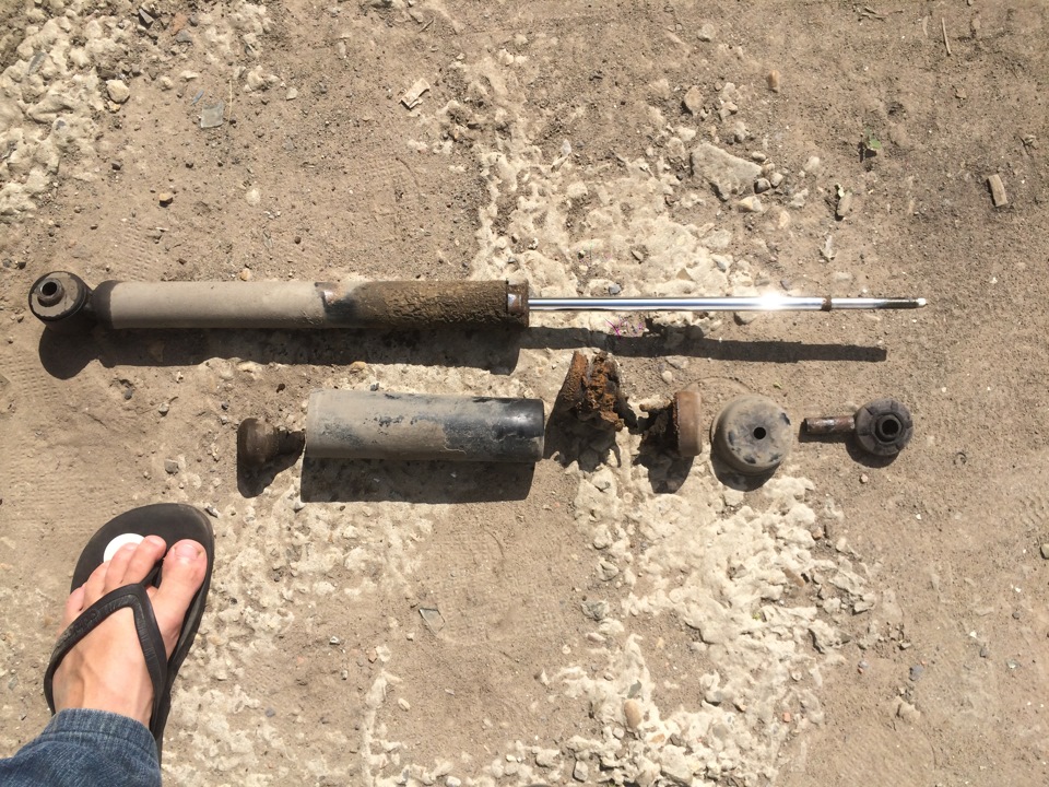 амортизатор задний хендай гетц 1. амортизатор левый передней hyundai getz 02. задний амортизатор гетц. задняя стойка хендай гетц. амортизатор задний хундай гетц.