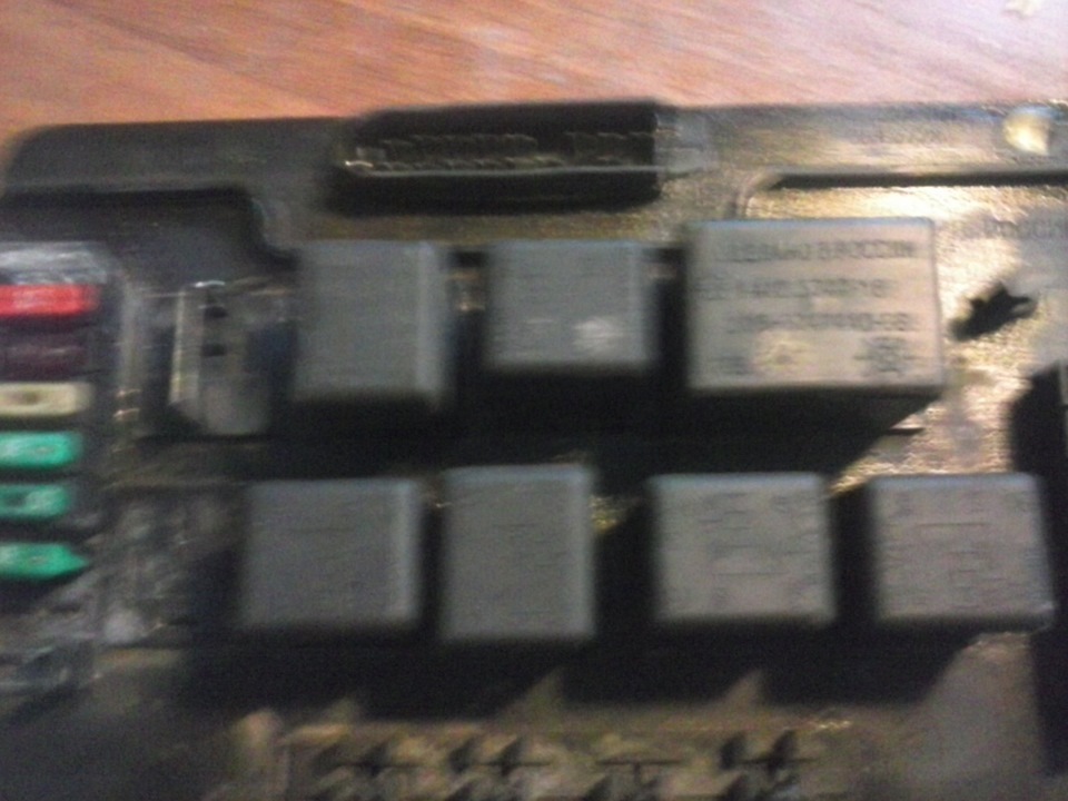 сгорел блок предохранителей — Lada 21083, 1,5 л, 1999 года | поломка ...