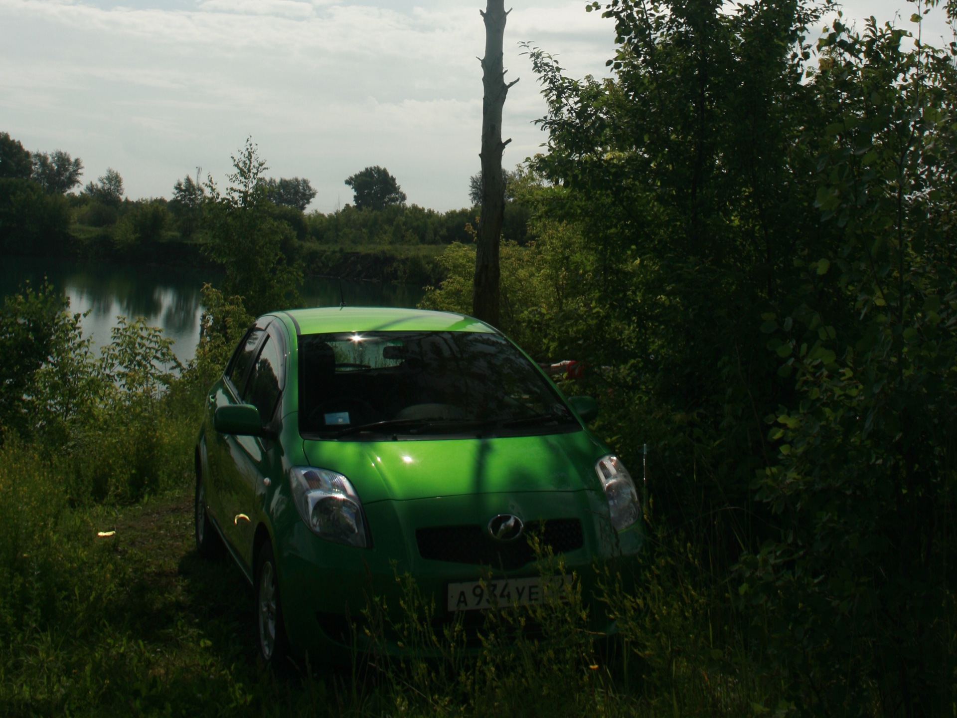     Toyota Vitz 13 2006 