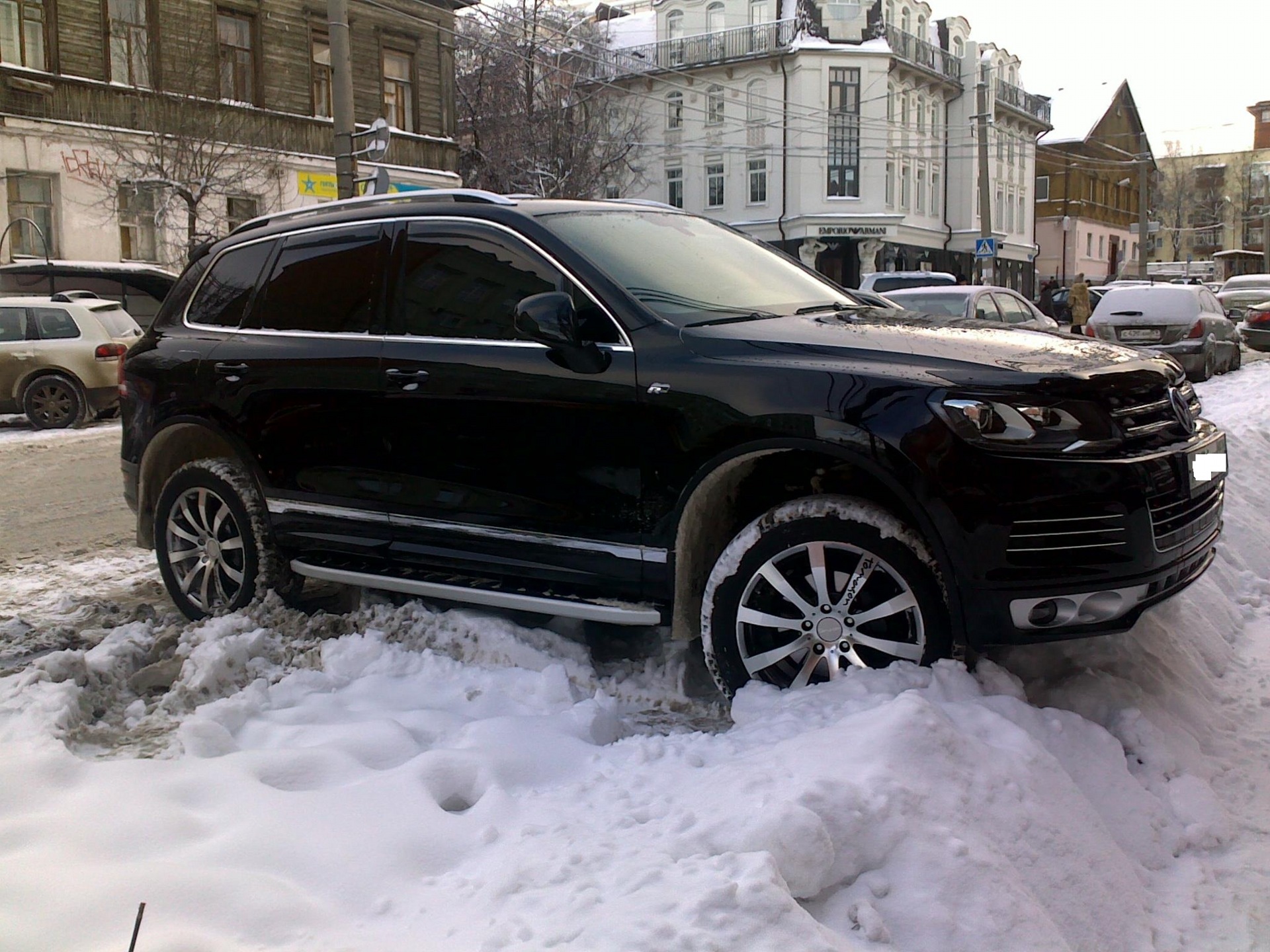 Туарег 2011 зима. Volkswagen Touareg II зима. Туарег старый тюнинг сугробы горы. Туарег тюнинг сугробы горы Челябинская область.