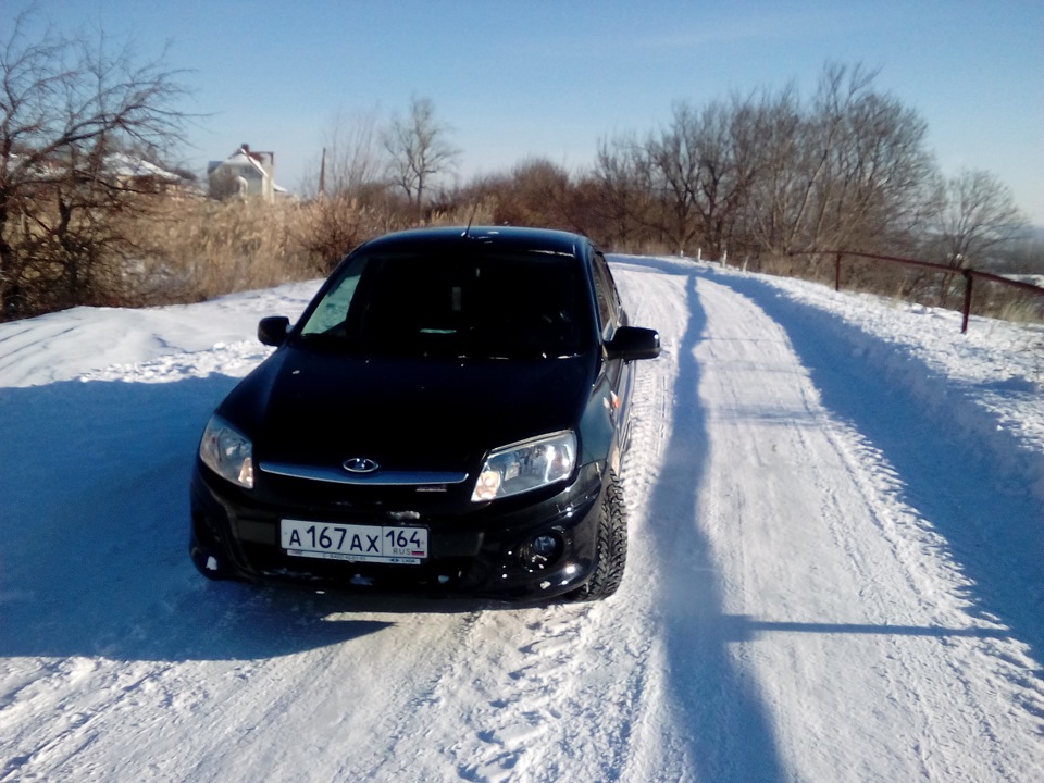 Гранта зимой. Lada Granta зимой 164. Гранта спорт 716 зимой. Лада Гранта спорт черная зимой. Гранта зима 58.