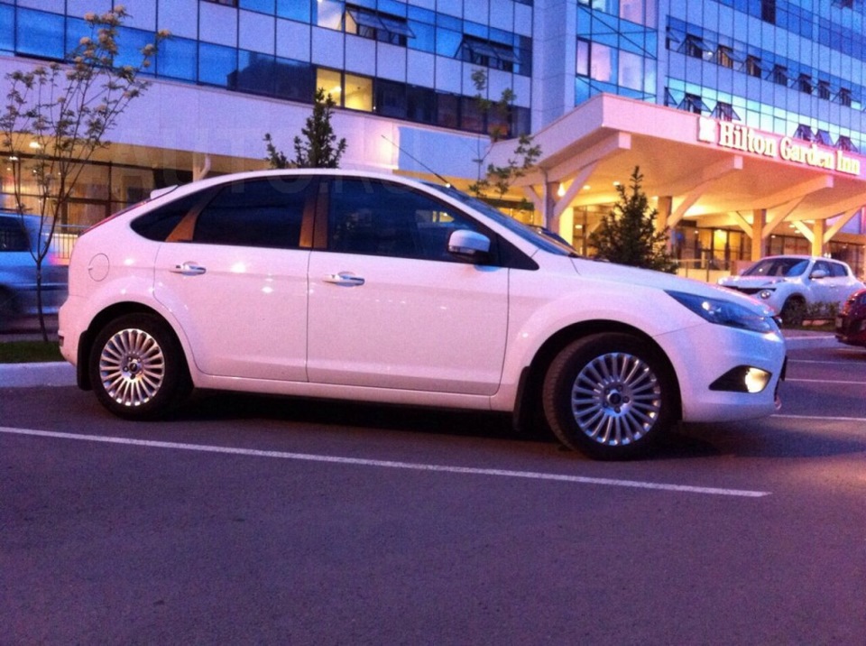 А вот и несколько фото моего Focus'а который уехал к новому хозяину ...