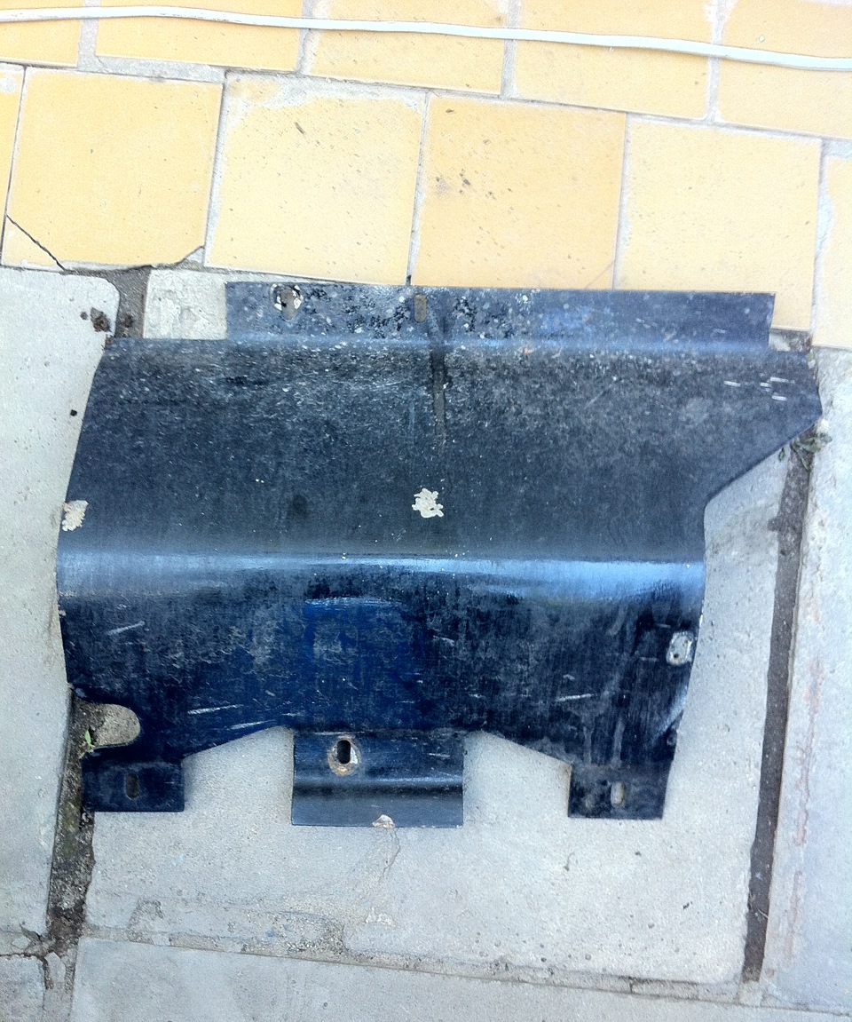 покраска защиты двигателя — Lada 4x4 3D, 1,7 л, 2008 года | стайлинг ...