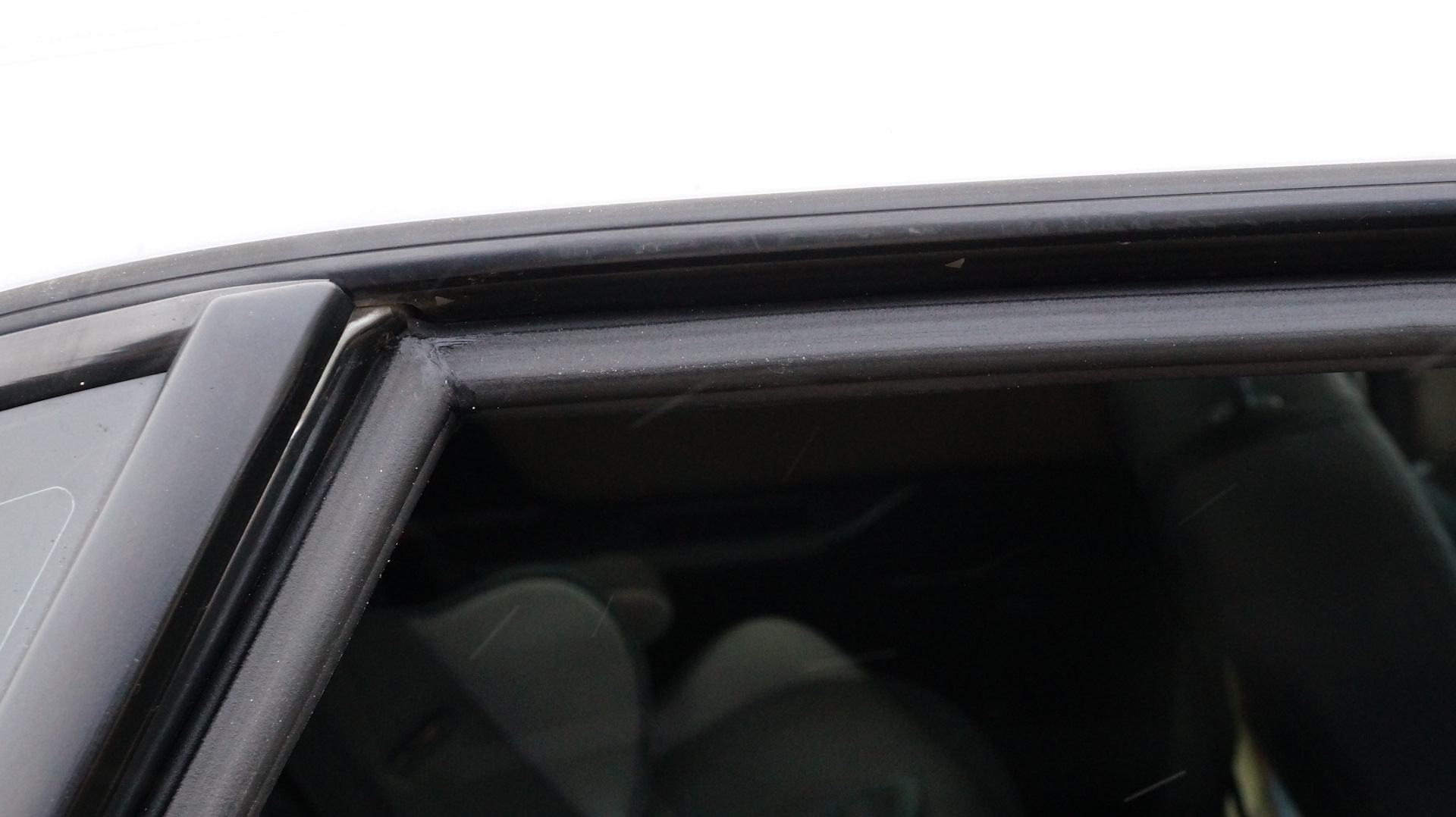 Уплотнитель двери ауди 80. Уплотнители ауди 80 б3. Уплотнители ауди 80 б3. Уплотнитель двери ауди 100. Уплотнители ауди 80 б3.